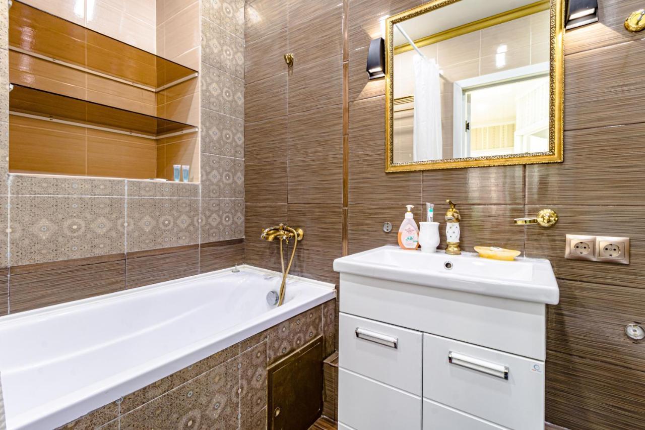 "7 Я-41" Apartment Asztana Kültér fotó
