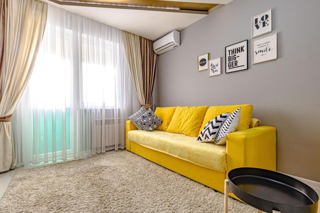 "7 Я-41" Apartment Asztana Kültér fotó